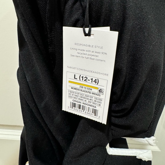 Shade & Shore Swimsuit - Picture 4 of 4